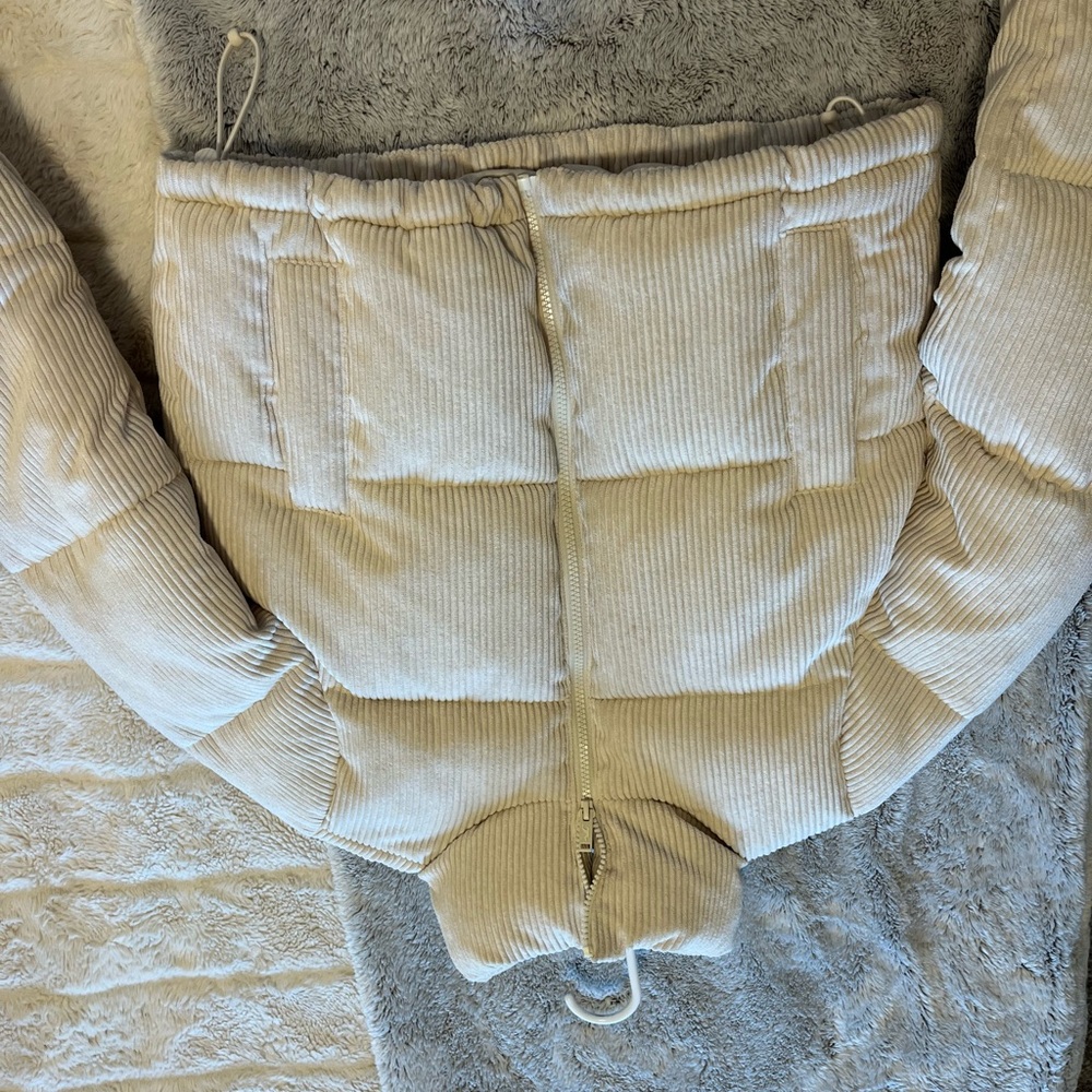 HOLLISTER Cream Corduroy Puffer Jacket